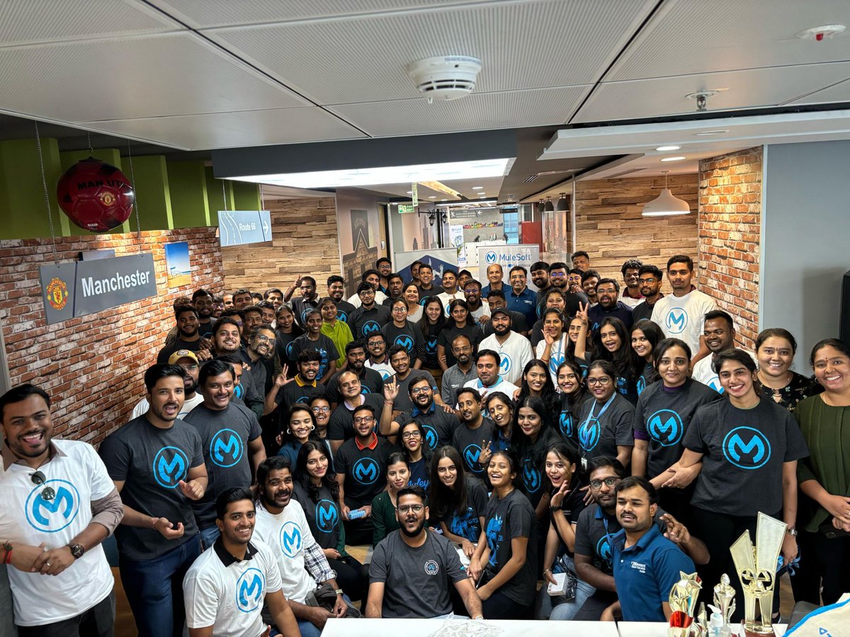 MuleSoft's tweet photo. Find resources, support, and your people at a #MuleSoftMeetup this week: https://t.co/l8xEh2wO8c https://t.co/l11VmwdUtT