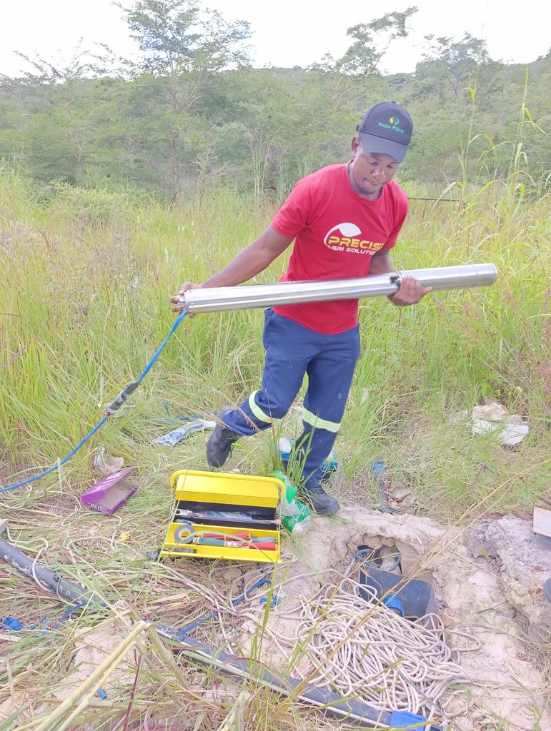 🔧pa weekend i was repairing a borehole pump. Client previously had many pump motor failures: its always advised to get PUMP SIZING correct✅, if pump motor is always overloaded it will not last❌. On long elevated distances, always get a professional to Size your Pump &amp; Pipes