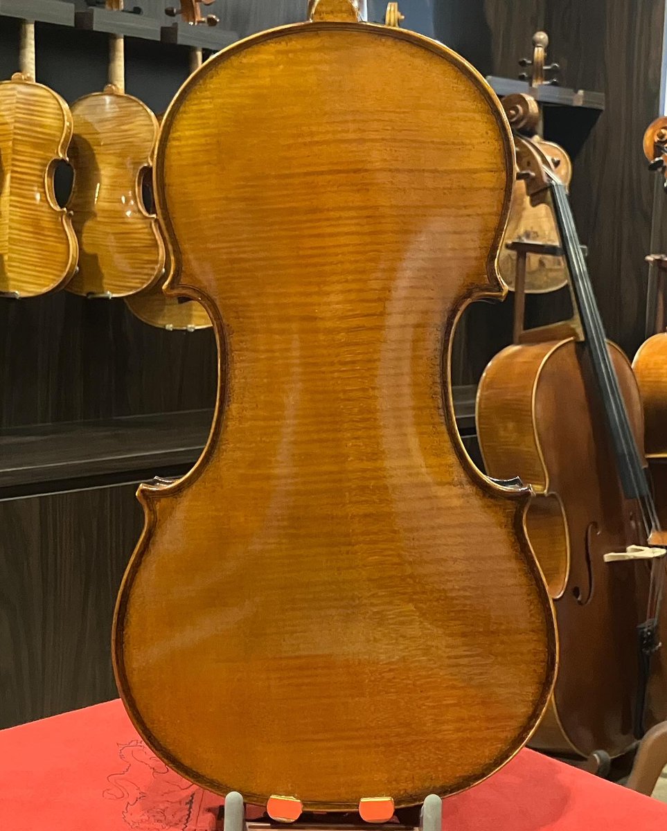 StringsPrima's tweet photo. 【新製品ご案内】“J. Thibouville LamyBarnabetti“ ヴァイオリン

イギリスの楽器ディーラー、Barnes &amp; Mullinsによってプロデュースされた
New “J.T.L Barnabetti “ Violinが入荷しております！
往年のJ.T.L工房で 1910 年に製作された素晴らしい作品を復刻しています！
価格：￥286,000（税込） https://t.co/jas1QhJHVz