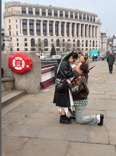 4Gelly's tweet photo. Reeve was engaged in London with  Eva Noblezada-the next Sally- they are so cute! Adam congratulated them on Reeve's post💞
https://t.co/zdXq9rkqns https://t.co/PXBH6yct7U