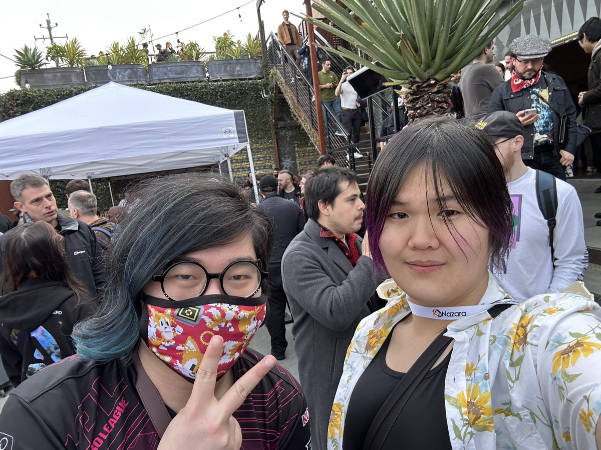 shih_sakura's tweet photo. got destroyed at rhythm games by @comet_melting 😭 https://t.co/NZWuyJKnnF