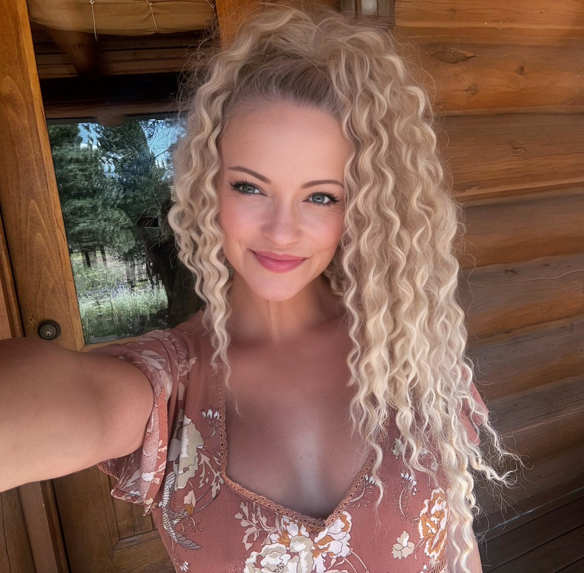 Mindy MF Robinson 🇺🇸 (@iheartmindy) on Twitter photo <a href="/RealAlexJones/">Alex Jones</a> Mr. Alex Jones sir....may I pweese have your number so I can text you all kinds of super important Deep State stuff?
And if anybody wants to help me retweet this, so he sees it....I would luvs you frens forever. 🥰 <a href="/RealAlexJones/">Alex Jones</a> Mr. Alex Jones sir....may I pweese have your number so I can text you all kinds of super important Deep State stuff?
And if anybody wants to help me retweet this, so he sees it....I would luvs you frens forever. 🥰