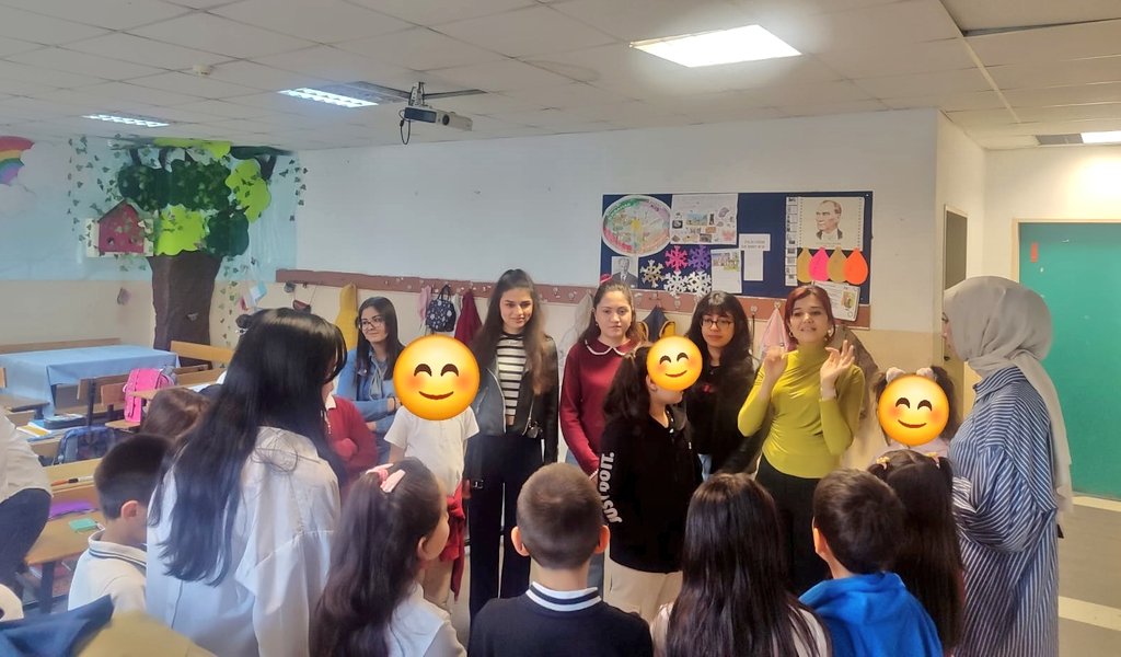 AnkaraKYGM's tweet photo. 📍Mehmet Akif Yurdu

🎈Oyun Arkadaşım projesi kapsamında Faik Erbağı İlkokulu’ndaki öğrencilerimizle bir araya geldik.

Birlikte oyunlar oynadık, yüz boyama yaptık ve kahkahalarla dolu bir gün geçirdik. 🎨🤹‍♂️ https://t.co/cEcThRSNB5