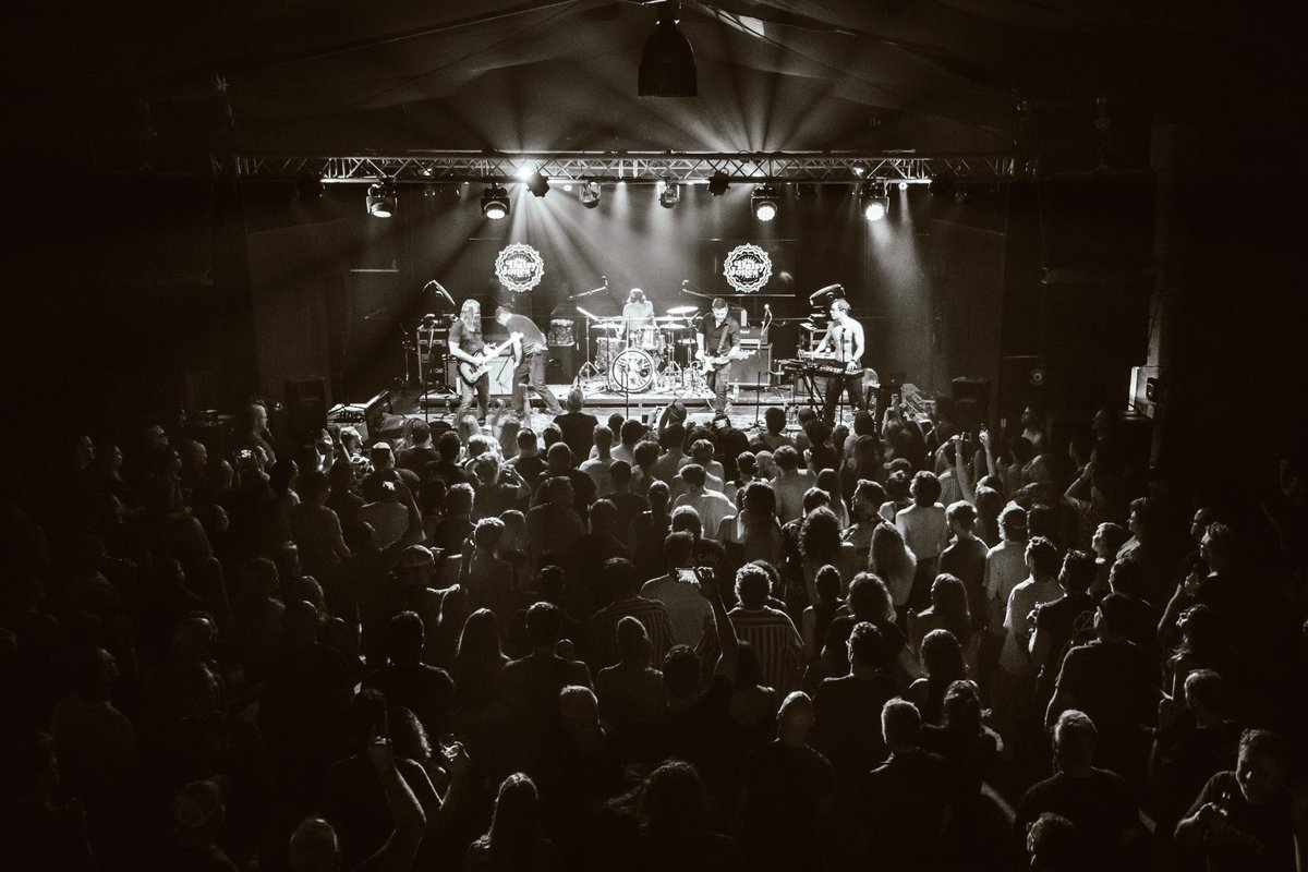 Daisy Jones Bar tweet media