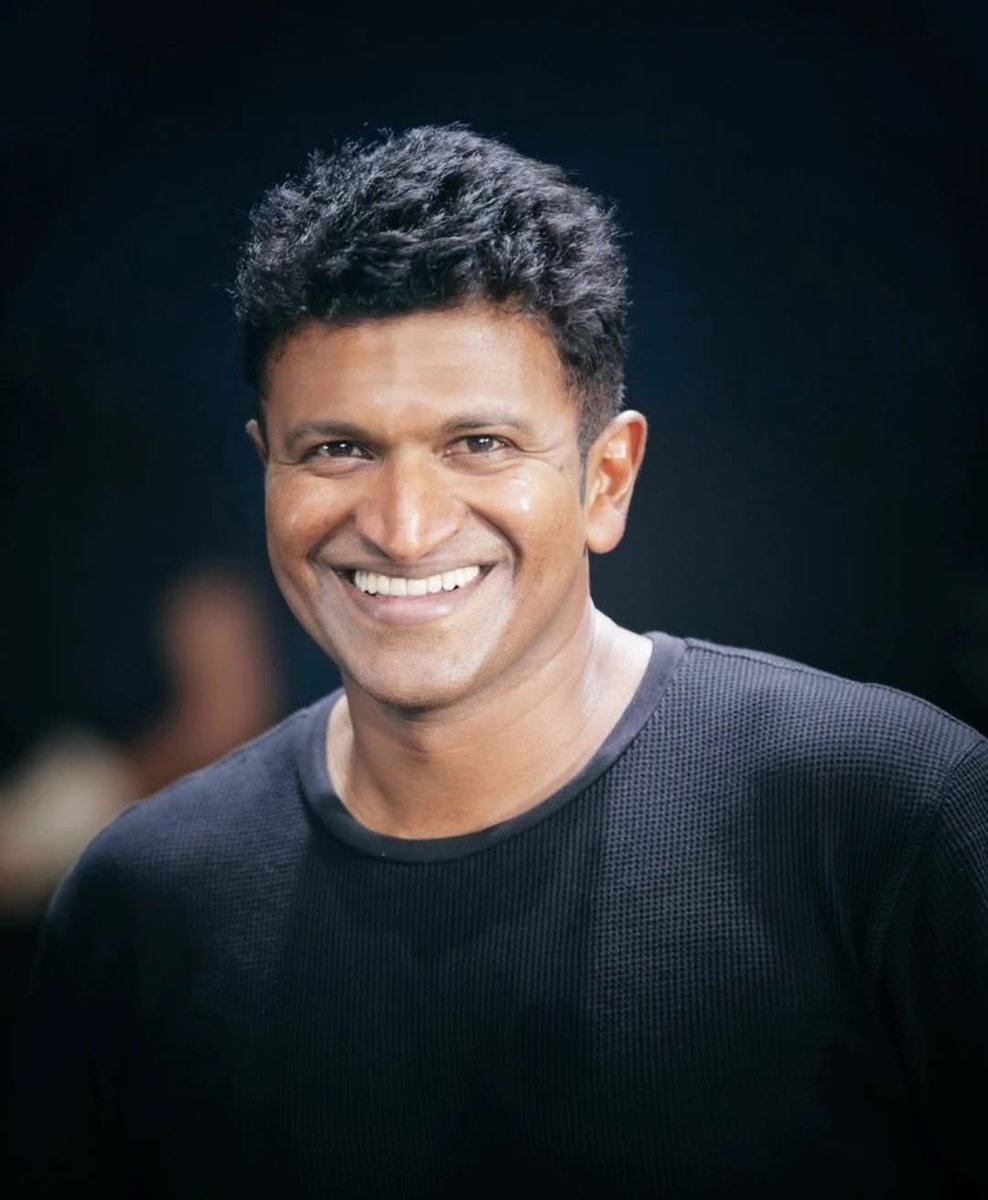 ramesh00409726's tweet photo. ನಿಮ್ಮ ಹುಟ್ಟು ನಮಗೆ ಹಬ್ಬ❤️❤️❤️ 
ಇರಬೇಕಿತ್ತು ನೀವು 
ನಗುವ ಸರದಾರನಾಗಿ 
ಜೊತೆ ನಿಲ್ಲುವ ಸಹೋದರನಾಗಿ 
ನಿಮ್ಮ ಸರಳತೆಗೆ ತಲೆಬಾಗಿ 
ಹೇಳುವೆ....
ಕನ್ನಡಕ್ಕೂಬ್ಬರೇ ಪುನೀತ್ ರಾಜಕುಮಾರ್ 🙏
#HappyBirthdayDrPuneethRajkumar https://t.co/125XDLrbj6