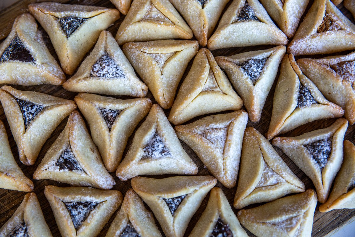 Crispy, golden, and filled with sweetness, just how Purim should be! 🎉 Our Hammentaschens are waiting for you at the lobby restaurant. Don’t miss out on this festive treat! ✨ #PurimVibes #SweetTradition