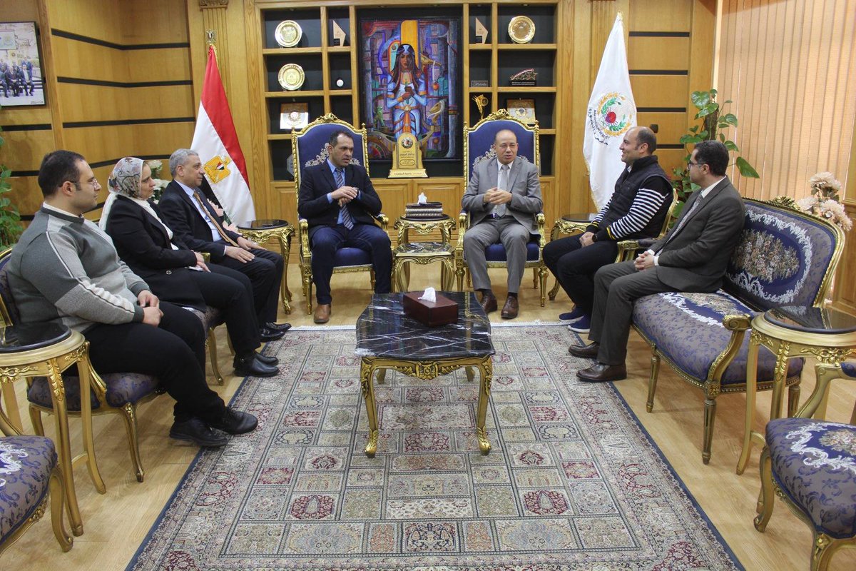 رئيس جامعة المنصورة يستقبل لجنة المراجعة الخارجية خلال زياتهم لتجديد اعتماد الجودة للإدارة العامة الأيزو 9001
mans.edu.eg/mans-news/7082…