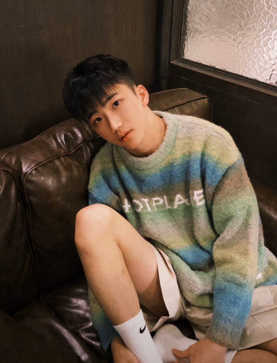 chenzaixiaogou's tweet photo. 几乎每天一躺下🐔儿就硬的 没谁了 有没有过来被窝里偷吃的 让你尝一尝男大17cm原味大屌的味道 https://t.co/JZNxmwjLuK
