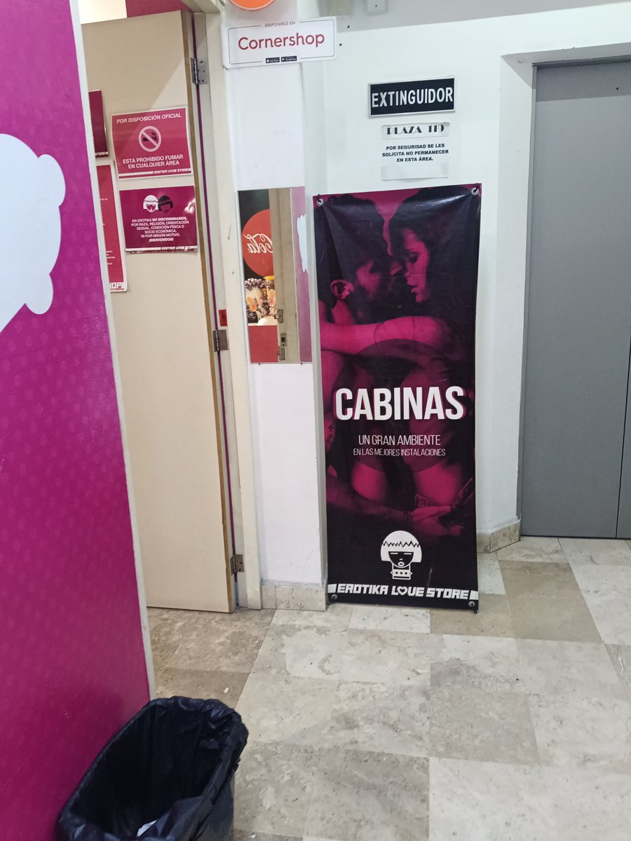 Así nuestra tarde de domingo... Y uds qué experiencias han tenido en cabinas? 😜