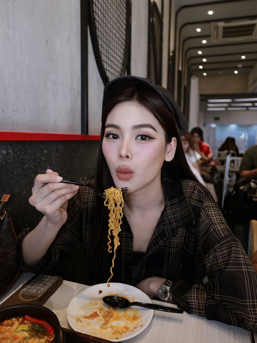 EWaraha's tweet image. ลงรูปเอาใจสวายสะหน่อย 😋