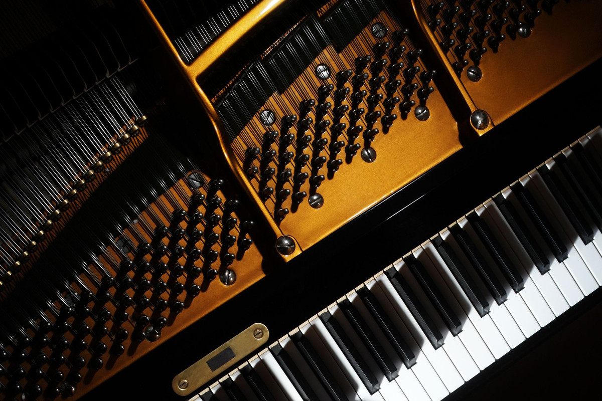 teds_list's tweet image. Having trouble with piano sheet music? Struggling with chords or sight reading? Don't worry! We're here to help beginners like you with notes, symbols and more. Let's make your piano journey a joy! rfr.bz/t74c5cf #pianotutorial #digitalpiano