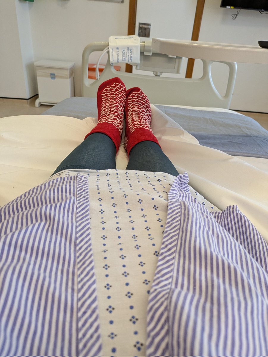 Jean_Jeannie1's tweet image. Yet again, another perfectly colour- coordinated outfit ruined by the socks. @valhumphreys51 the spirit of Nora Batty lives on 😀