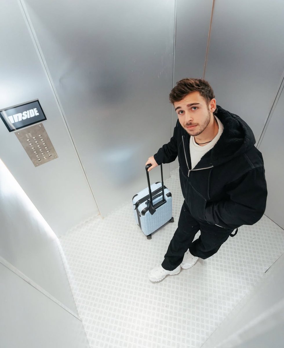 how do i gatekeep my husband from the rest of the world now that he’s on netflix