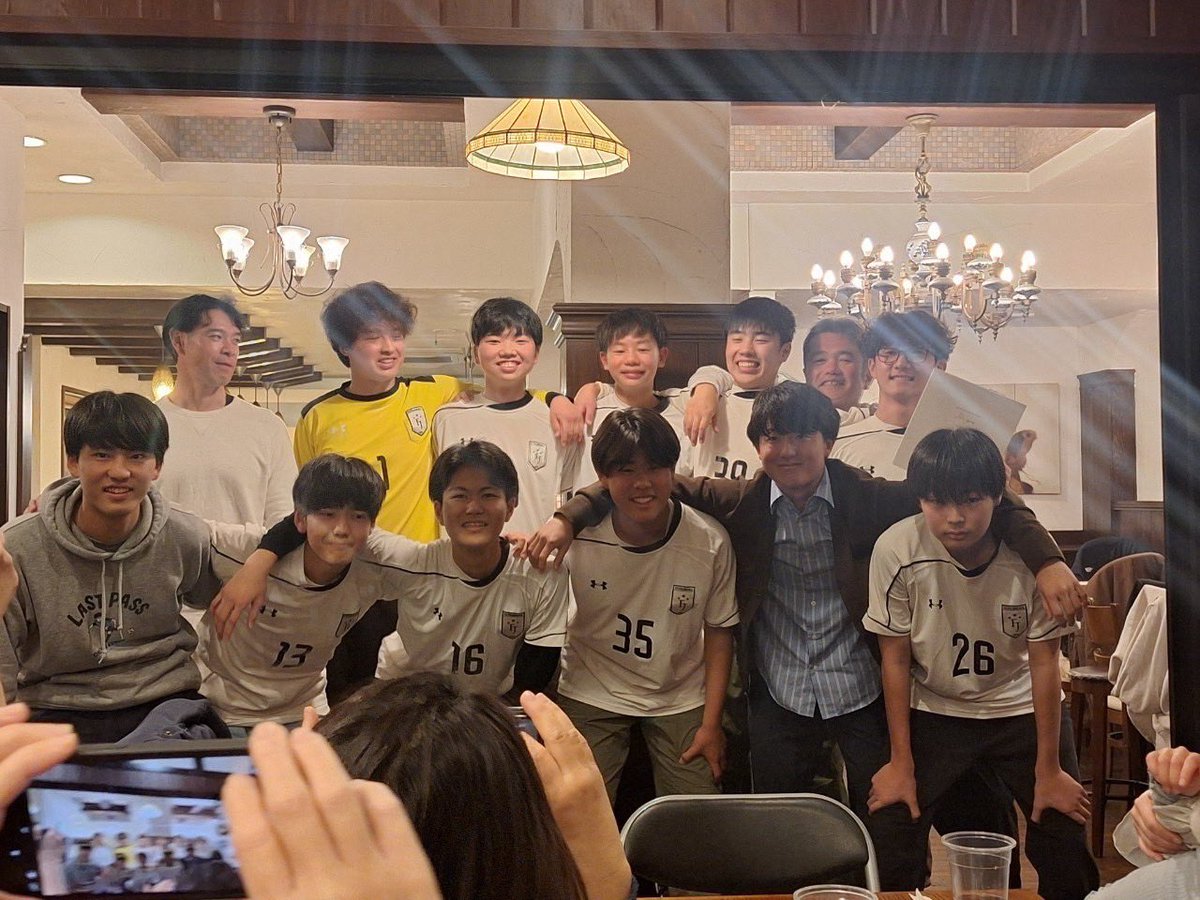 Ballondor_PRJ's tweet photo. 3年生卒団パーティー
素晴らしい会を開催してくれた保護者の皆様に感謝申し上げます。3年生が逞しく成長する姿は本当に頼もしい！それと同時に3年間のサイクルが終わったと感じる寂しさ。仕方がない事だとわかってはいるけどやはり寂しい。今までの当たり前は当たり前じゃないと突きつけられる瞬間。 https://t.co/7dROum23H0