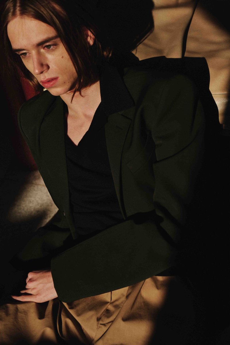 Them_mag's tweet image. Them magazine No.057 "Colorful Spring"

GREEN AGE

Photography: TATSUNARI KAWAZU
Styling: SATOSHI KAMEI
Hair&amp;amp;Make-up: YOSHIKAZU MIYAMOTO
Model: KILIAN

Jacket, Polo Shirt and Pants from GUCCI

#colorfulspring 
#themmagazine 
#GUCCI