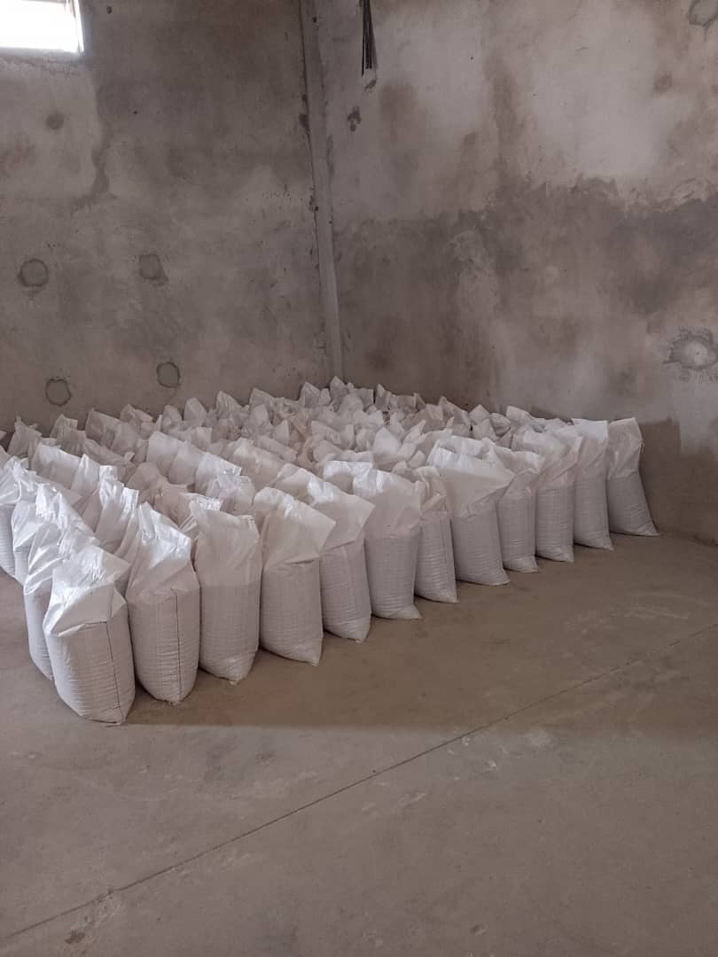 SasDantata's tweet image. Big news!

We just installed a 1-ton/hr feed mill at @AsadaFoods to make the best-quality poultry feed.

For now, let's just call it  "Asada Feed"

When we master the art of feed formulation, we'll be able to scale up and deliver the best feed to you. 

May Allah see us through!