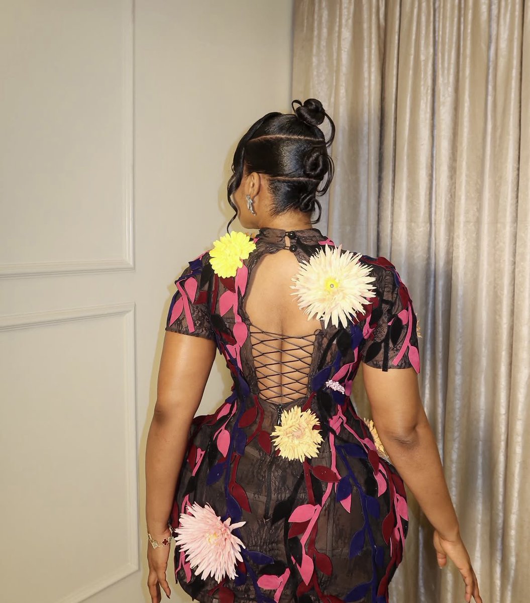 From front to back, Erica Nlewedim looks absolutely stunning in this dress! ✨🔥 Every detail is pure perfection! 👑💃⭐️

👸🏽 <a href="/EricaNlewedim/">Erica Nlewedim⭐️</a>