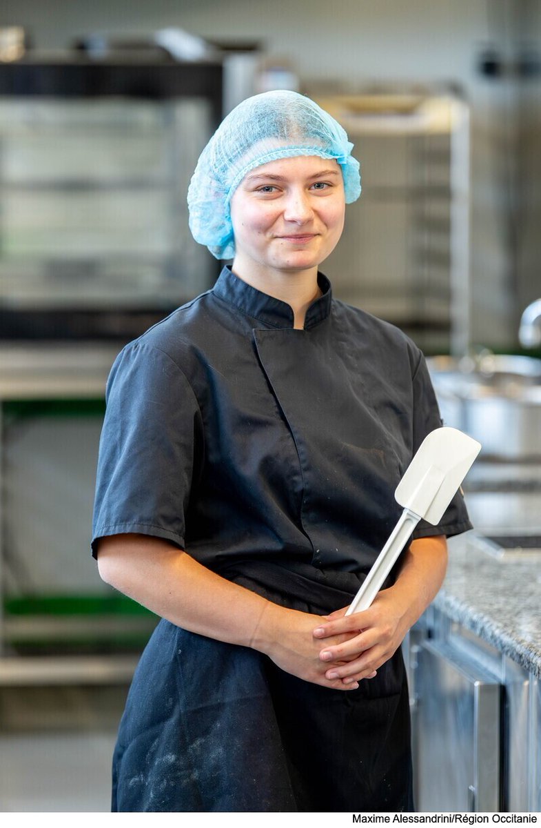 Occitanie's tweet photo. 🍽️ #JobChef, le concours qui ouvre les portes de la #restauration 😃
Une #formation financée &amp; un #emploi garanti à la clé 👌
Ouvert aux #DemandeursEmploi &amp; aux personnes en #reconversion, avec des sessions dans les 13 départements d’#Occitanie.

👉 https://t.co/Ipz00wWW6z https://t.co/PRFuTw5c9y