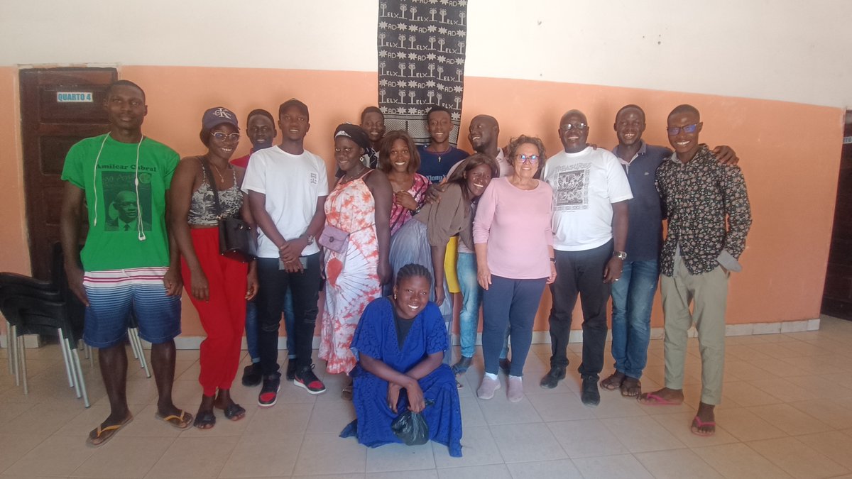 ¡Impulsando la educación en Guinea-Bissau! 🌍Gracias a <a href="/PoloClub/">Polo Club</a> y Autobuses Urbanos, mantenemos las becas 2024-25 a la matrícula, transporte y tecnología. 🎉 Felicidades a Poborosky, Aua y Binta. ¡El futuro es suyo! <a href="/CVONGD/">Coordinadora Valenciana de ONGD</a> <a href="/ajuntamentelx/">Ayuntamiento de Elche - Ajuntament d'Elx</a> <a href="/ElcheCoopera/">ElxCooperació</a> 
kasumai.org/impulsando-la-…