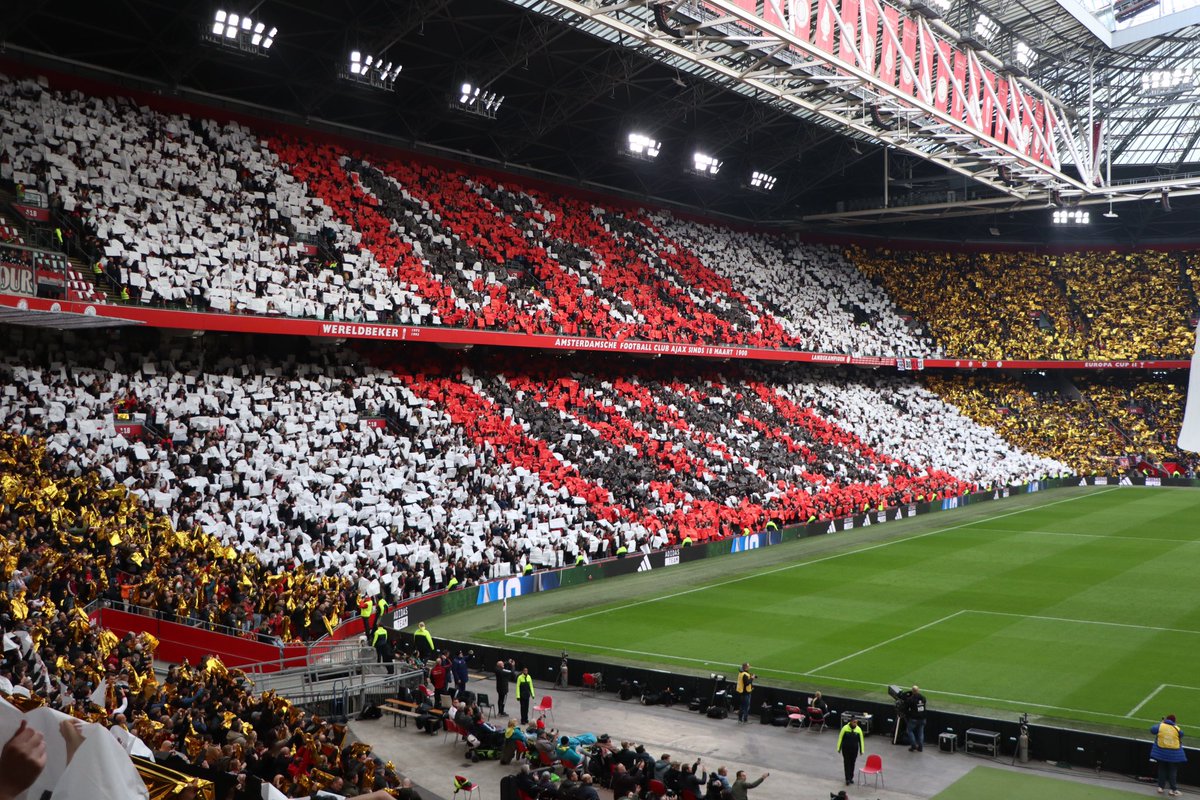 NoordB's tweet photo. 125 jaar de mooiste Club van Nederland #ajax #ajaaz #uaxxx #76crew #fside https://t.co/JNnUAPDQR5