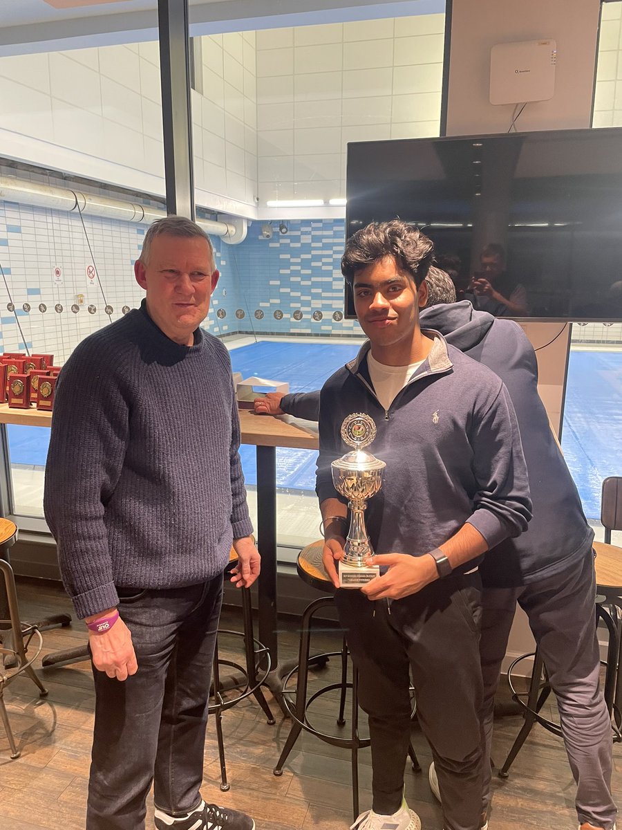 Springfield_CC's tweet image. Congratulations to our Swallows indoor team, who last night won the Senior Cup at Riverside, to go alongside the Premier Division title to complete the double, and retain both trophies. They also achieved the unbelievable feat of going unbeaten at Riverside this year. 

🏏🏆🏆🔰