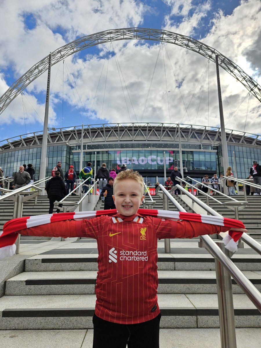 danielblyth3's tweet image. Can't win everything. Wasn't Liverpools day and fair play to Newcastle, who were the better team. Great weekend away with the wee man to Wembley, and even though the result didn't go our way, he managed to get on TV. Now that's over with, we have a league to win. #ynwa #nunber20