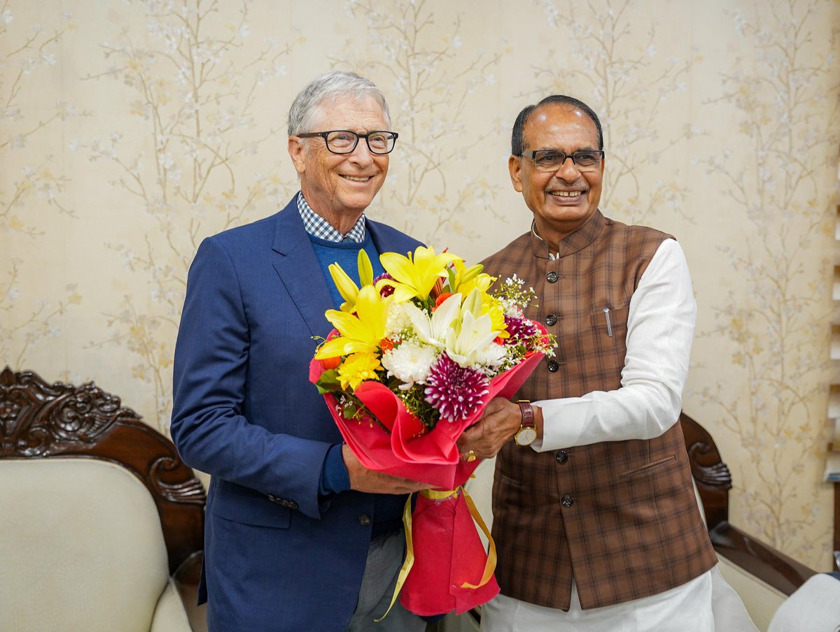 ChouhanShivraj's tweet image. बिल गेट्स फाउंडेशन द्वारा विश्व के कई देशों में कृषि और ग्रामीण विकास सहित विभिन्न क्षेत्रों में उल्लेखनीय कार्य किया जा रहा है।
आज डिजिटल कृषि में सहयोग, ICAR के साथ अनुसंधान एवं विकास में सहयोग की संभावनाएँ, ग्रामीण विकास में सहयोग के साथ ही आर्टिफिशियल इंटेलिजेंसी सहित…