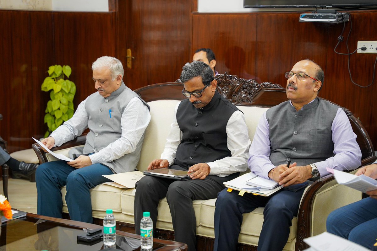ChouhanShivraj's tweet image. बिल गेट्स फाउंडेशन द्वारा विश्व के कई देशों में कृषि और ग्रामीण विकास सहित विभिन्न क्षेत्रों में उल्लेखनीय कार्य किया जा रहा है।
आज डिजिटल कृषि में सहयोग, ICAR के साथ अनुसंधान एवं विकास में सहयोग की संभावनाएँ, ग्रामीण विकास में सहयोग के साथ ही आर्टिफिशियल इंटेलिजेंसी सहित…