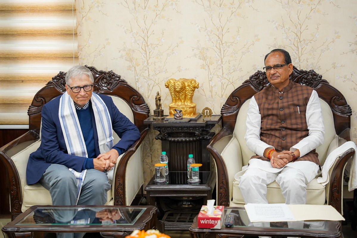 ChouhanShivraj's tweet image. बिल गेट्स फाउंडेशन द्वारा विश्व के कई देशों में कृषि और ग्रामीण विकास सहित विभिन्न क्षेत्रों में उल्लेखनीय कार्य किया जा रहा है।
आज डिजिटल कृषि में सहयोग, ICAR के साथ अनुसंधान एवं विकास में सहयोग की संभावनाएँ, ग्रामीण विकास में सहयोग के साथ ही आर्टिफिशियल इंटेलिजेंसी सहित…