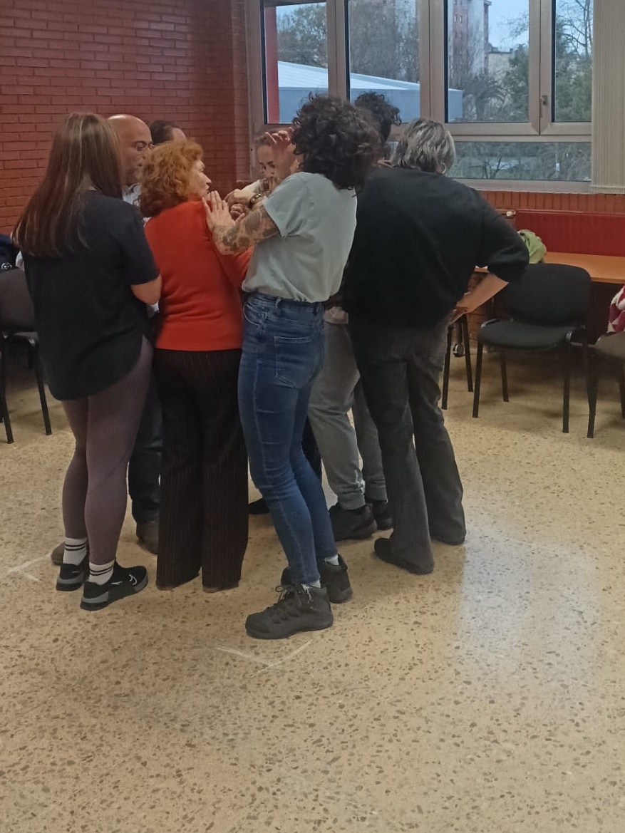 CPR Avilés Occidente (@cpravilesocci) on Twitter photo Sesión con Rosa Briones, dentro del curso🎨 "Reactivarte: Herramientas artísticas para el desarrollo emocional". 🎭Descubriendo las emociones desde la dramatización. <a href="/CPROviedo/">CPR_Oviedo</a> <a href="/cprgijon/">cprgijon</a> <a href="/cprcuencas/">CPR Cuencas Mineras</a> #arte #educacionemocional Sesión con Rosa Briones, dentro del curso🎨 "Reactivarte: Herramientas artísticas para el desarrollo emocional". 🎭Descubriendo las emociones desde la dramatización. <a href="/CPROviedo/">CPR_Oviedo</a> <a href="/cprgijon/">cprgijon</a> <a href="/cprcuencas/">CPR Cuencas Mineras</a> #arte #educacionemocional