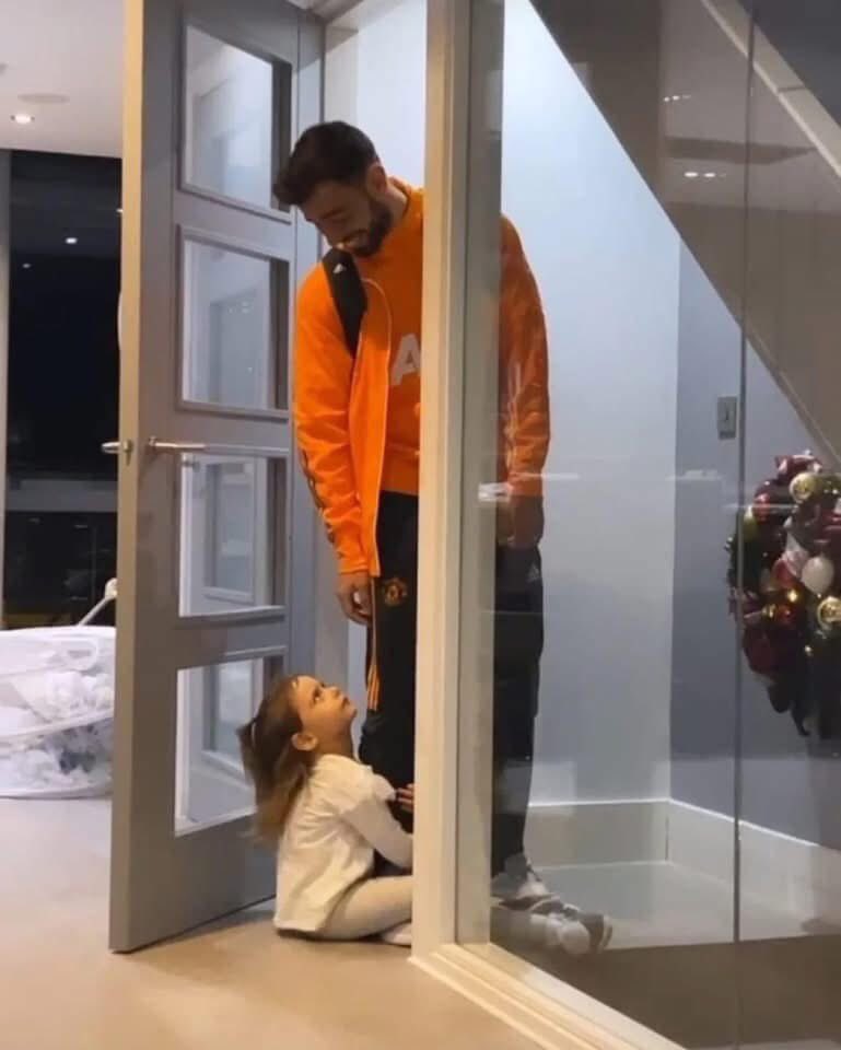 LAMatthews's tweet image. Me if Bruno ever tries to leave United