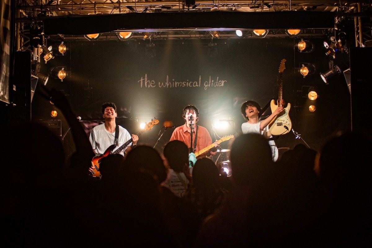 twg_info's tweet photo. 2025.3.16 心斎橋BRONZE
『 GOOD FLIGHT 』

-SET LIST-
花束
Grit
スターティングオーバー
キャスター
セルフィッシュ
忘れないように
あっけない
ノールース
en1 リユニオン,エバーグリーンユース
en2 you

📸 JUNA @Gon17Gon https://t.co/8XVCXlHkwf
