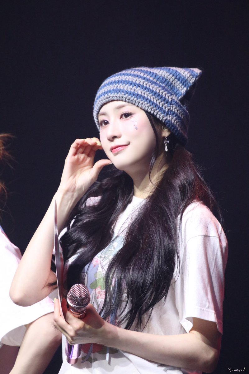 250307 Apink Pink New Year in HK Hayoung 
🍞💕
-
 #하영 #오하영 #에이핑크