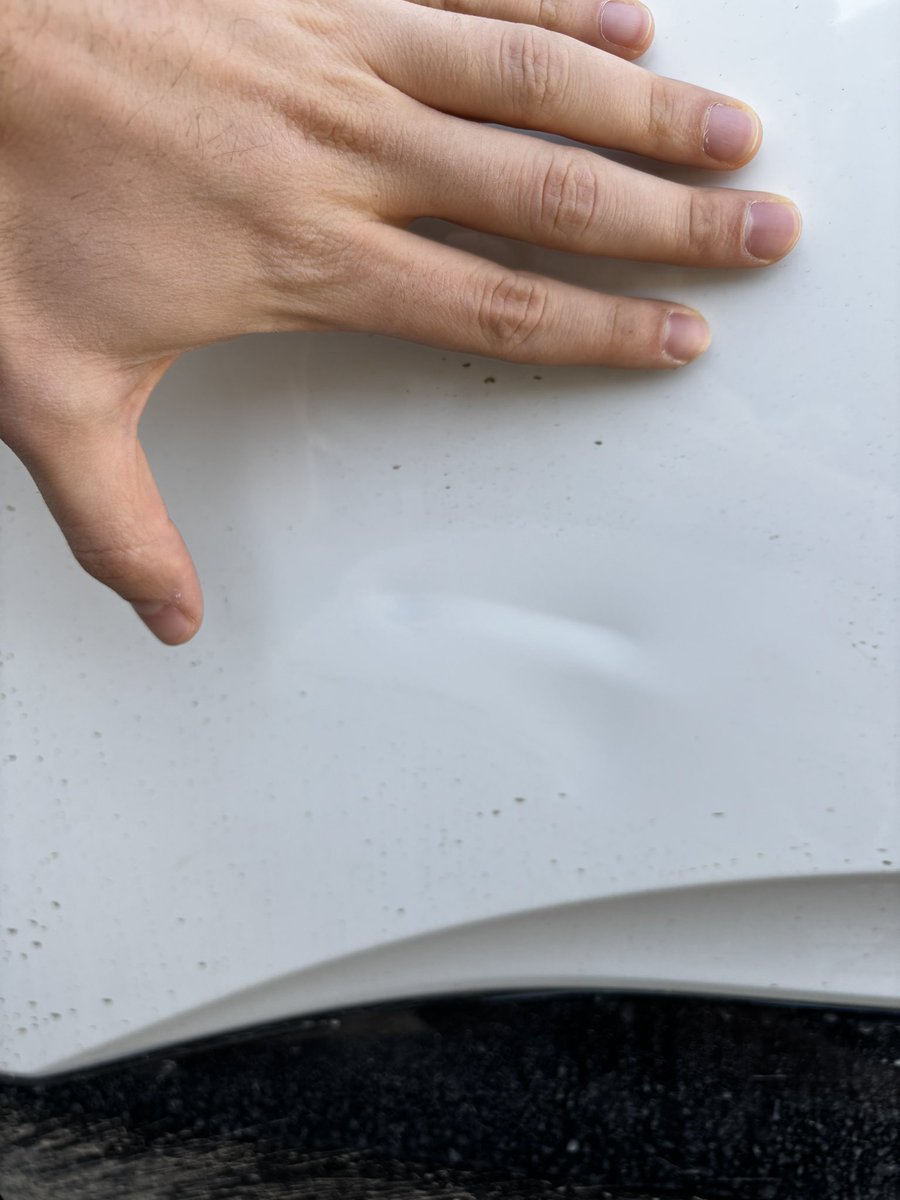 İyi forumlar. Park halindeki arabamın şöför kapısına dokundurmuşlar. Birkaç kaportacıya fotoğrafını attım. Döşemenin ve kapının sökülmesi gerektiğini söylediler. Kapı ve döşeme sökülmeden boyasız göçük düzeltme yapılabilir mi? Tavsiyeniz olursa İzmir Denizli Manisa bölgesindeyim.