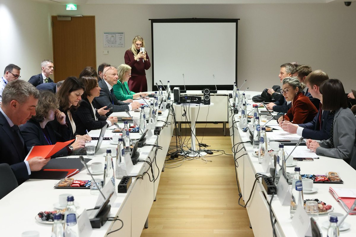 Latvia in EU (@lvineu) on Twitter photo Excited for today’s 🇪🇺 #EnergyCouncil!
Before the council, Ministers <a href="/YokoAlender/">Yoko Alender</a> 🇪🇪 & <a href="/Kaspars_Melnis_/">Kaspars Melnis</a> 🇱🇻, along with #FriendsOfRenewables 🇦🇹🇧🇪🇨🇾🇩🇪🇩🇰🇬🇷🇪🇸🇮🇪🇮🇹🇱🇺🇱🇹🇲🇹🇳🇱🇵🇹, met with <a href="/EU_Commission/">European Commission</a> & <a href="/POLAND25EU/">Polish presidency of the Council of the EU</a> to discuss energy security, renewables & cutting costs. Excited for today’s 🇪🇺 #EnergyCouncil!
Before the council, Ministers <a href="/YokoAlender/">Yoko Alender</a> 🇪🇪 & <a href="/Kaspars_Melnis_/">Kaspars Melnis</a> 🇱🇻, along with #FriendsOfRenewables 🇦🇹🇧🇪🇨🇾🇩🇪🇩🇰🇬🇷🇪🇸🇮🇪🇮🇹🇱🇺🇱🇹🇲🇹🇳🇱🇵🇹, met with <a href="/EU_Commission/">European Commission</a> & <a href="/POLAND25EU/">Polish presidency of the Council of the EU</a> to discuss energy security, renewables & cutting costs.