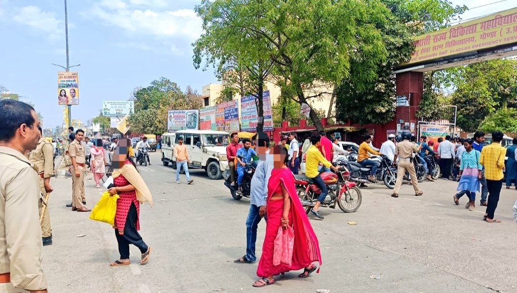 gondapolice's tweet image. मौके पर स्थानीय पुलिस द्वारा जाम खुलवा दिया गया है, यातायात सुचारु रूप से जारी है।