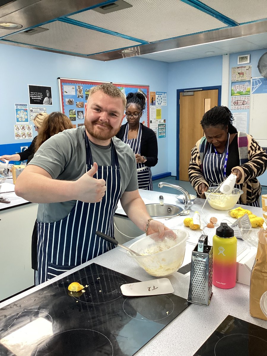 #Wellbeing #Education #LSEAT Horizons Staff during our wellbeing day. Staff took a wellness break doing art,  backing and sport activities.