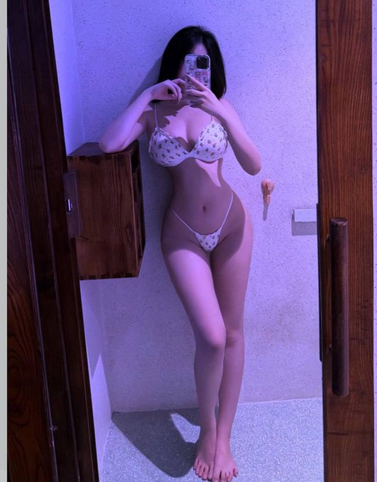 世界那么大，都不大想去，只想在你怀里