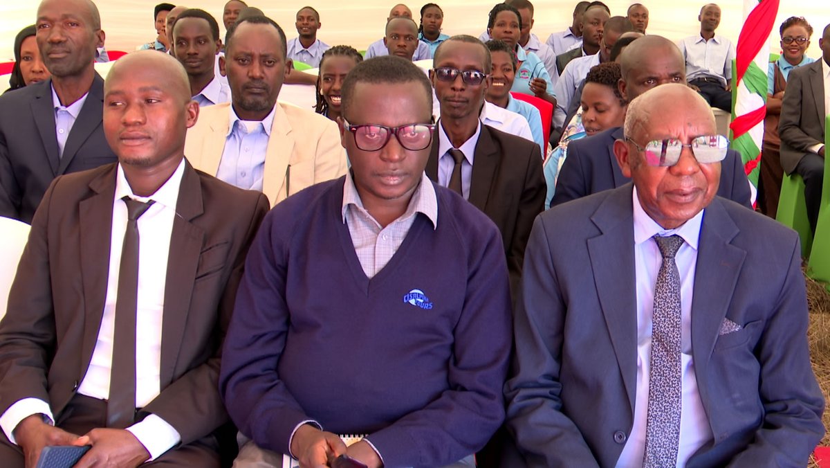 #Burundi #OnprInnovation #OnprBuhumuza Lors des activités de cette ouverture solennelle, le DG <a href="/anastase_jean/">Hicuburundi Jean Anastase</a> a indiqué que cette activité s'inscrit dans le sens de 2 visions: "#Burundi Emergent en 2040 et #Burundi Développé en 2060" et "Initiatives à Résultats Rapides - #IRR"