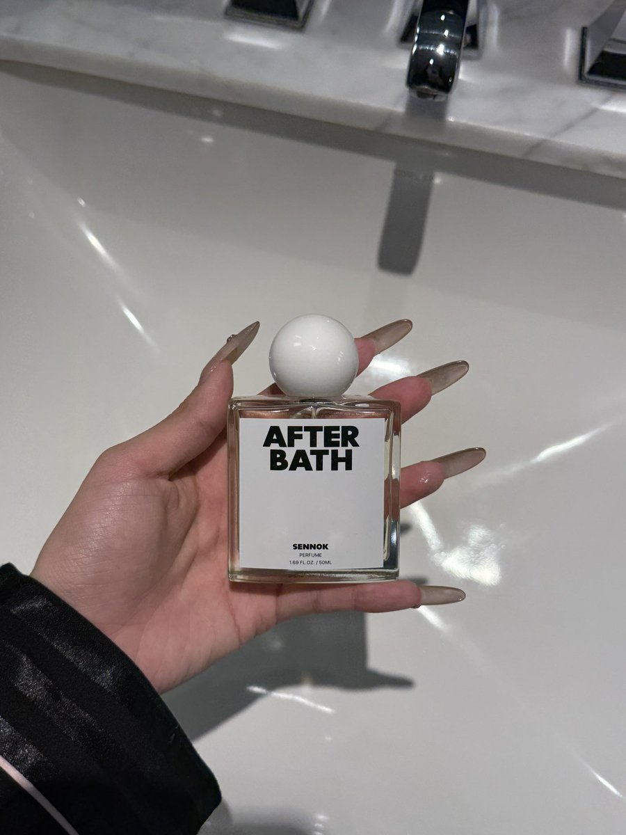 これ、オリヤンで嗅いですぐ買ったんだけど、お風呂上がりみたいな石鹸の匂いでオススメ(∩´∀`∩)💕