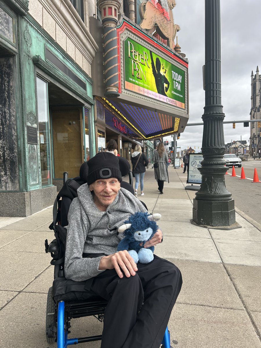 C_L_Windsor's tweet photo. Ron, an avid theatre-goer, had a fantastic time visiting the iconic Detroit Fox Theatre to watch the magical production of Peter Pan! 🎭

#CLWindsor #FoxTheatre #PeterPan2025 https://t.co/MqNZcw2b85