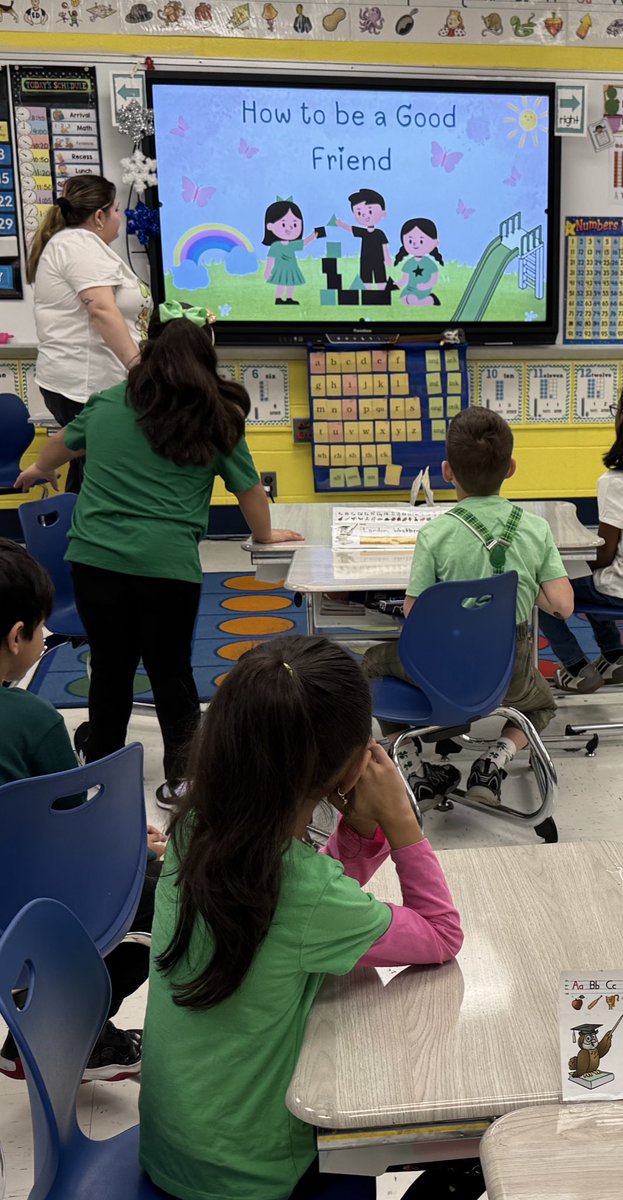 Started our day with a lesson on friendship.  Thanks Brianna!  That was some yummy friendship soup! <a href="/CMSmtolive/">CMS Elementary School</a> <a href="/NicoleMusarra/">Nicole Musarra</a> <a href="/husservp/">Karen Husser</a>