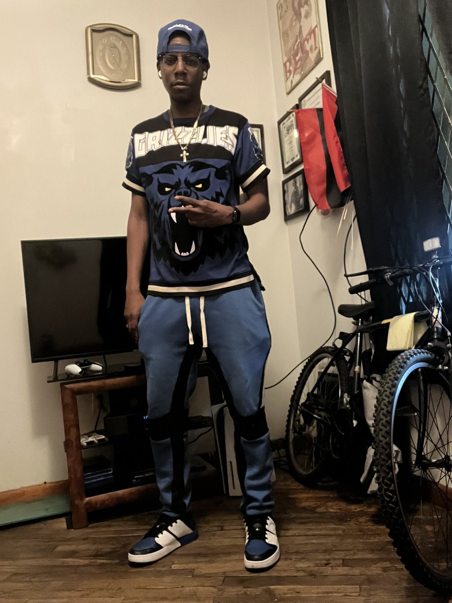 Harlemsflyest1's tweet photo. New pics https://t.co/NkOrM4qbeB