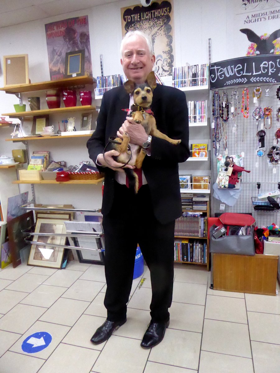 Daniel Zeichner (@danielzeichner) on Twitter photo 🐶 Visiting <a href="/RSPCA_official/">RSPCA (England & Wales)</a> in Cambridge for #DogTheftAwarenessDay I was delighted to meet Daisy, a beloved family dog reunited with her owners eight years after being stolen, thanks to her microchip! I urge all pet owners to microchip their dogs to help prevent theft. 🐾 🐶 Visiting <a href="/RSPCA_official/">RSPCA (England & Wales)</a> in Cambridge for #DogTheftAwarenessDay I was delighted to meet Daisy, a beloved family dog reunited with her owners eight years after being stolen, thanks to her microchip! I urge all pet owners to microchip their dogs to help prevent theft. 🐾