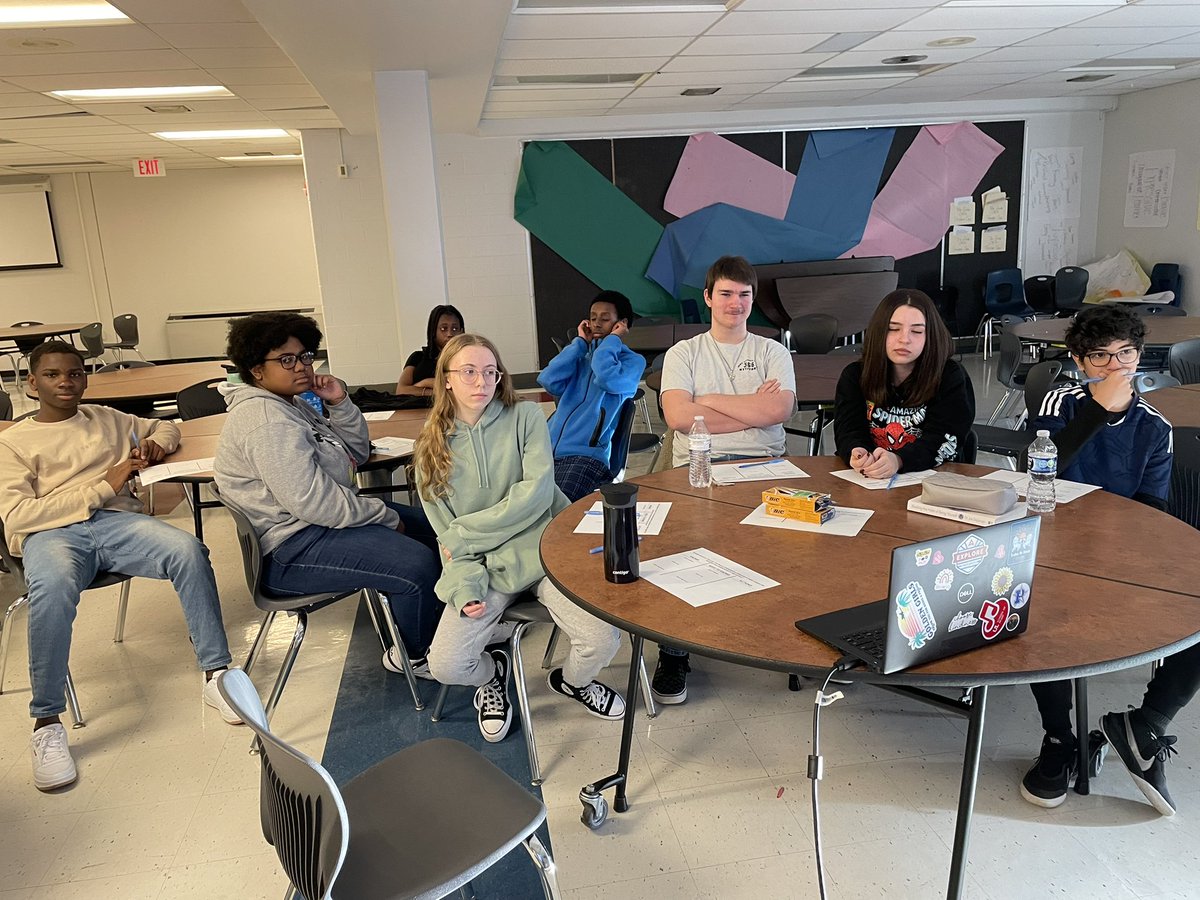 ExploreTJMS's tweet image. Ambassador collaboration between Seneca and TJ today supporting student transition to high school! @TJPatriots @ExploreJCPS @JCPSExploreEA @Seneca_High