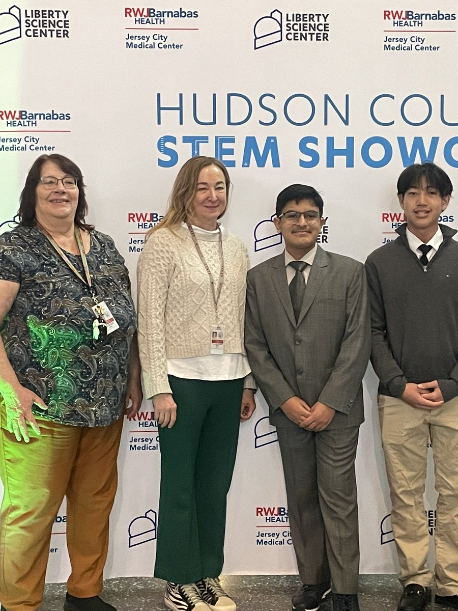 Lincoln Comm School tweet media