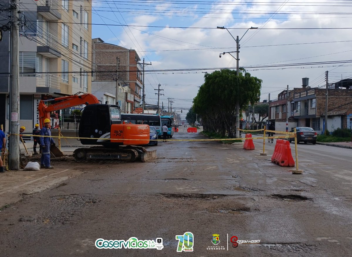 📢 ¡Atención ciudadanos! Cierre vial en la carrera 18 🚧
Les informamos que ya se encuentra en ejecución el cierre de la calzada norte-sur de la carrera 18 entre calles 6 y 7. Esta medida es necesaria para garantizar la seguridad y el adecuado desarrollo de las obras en la zona.