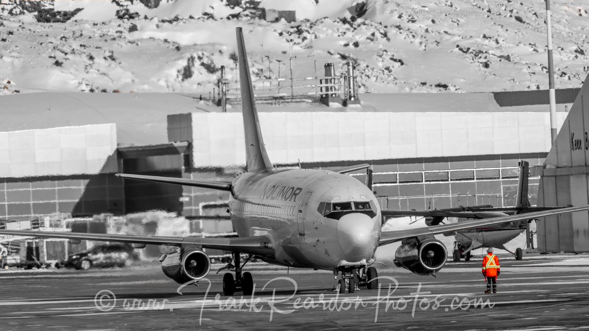 FrankReardon1's tweet photo. FBO Touchdown ramp marshal and @nolinoraviation #B732 at #Iqaluit #Nunavut getting ready to depart
#YFBSpotters #colorpop #yfb #SkiesMag MAR.16.2025 https://t.co/3y5yl5NkQM