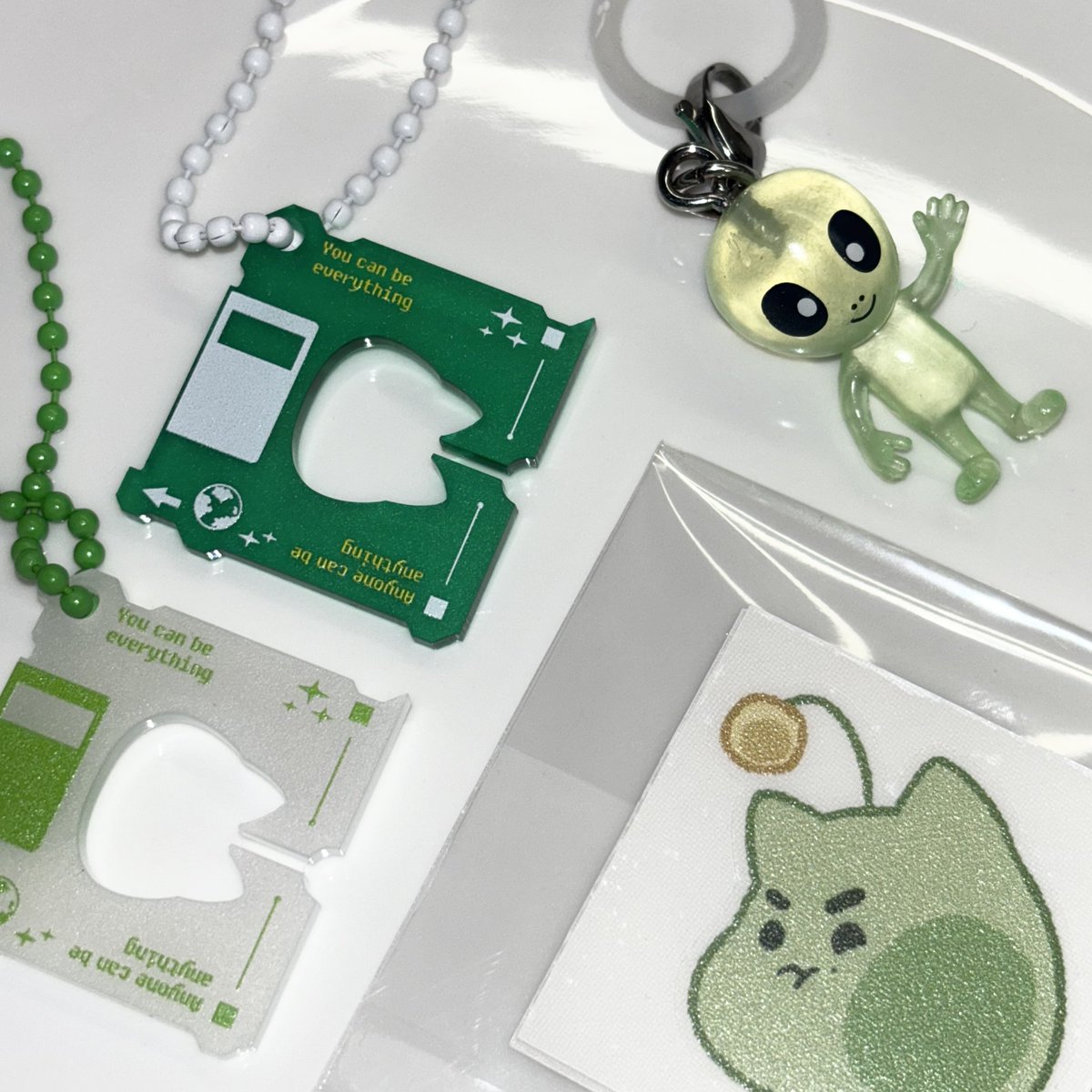 🛸
🐿️ . ⋰˚✩

<a href="/slime_oeg/">슬왹</a>