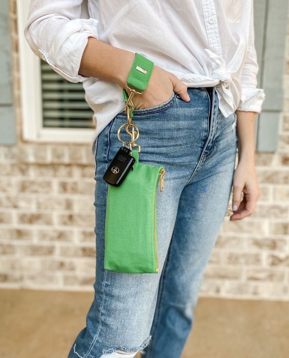 MyKeyper's tweet image. It&apos;s not luck it&apos;s KEYPER! 30% off Green Canvas with code LUCKY. ☘️ 🔑 🌈⁠

mykeyper.com/products/2-pie…